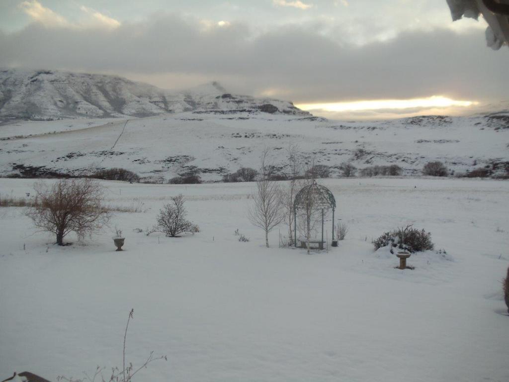 Jovali Clarens Hotel Buitenkant foto
